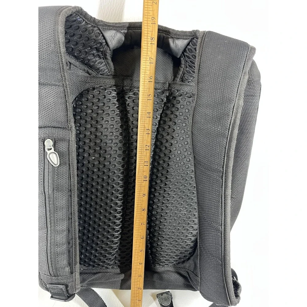 Tumi Black 17
